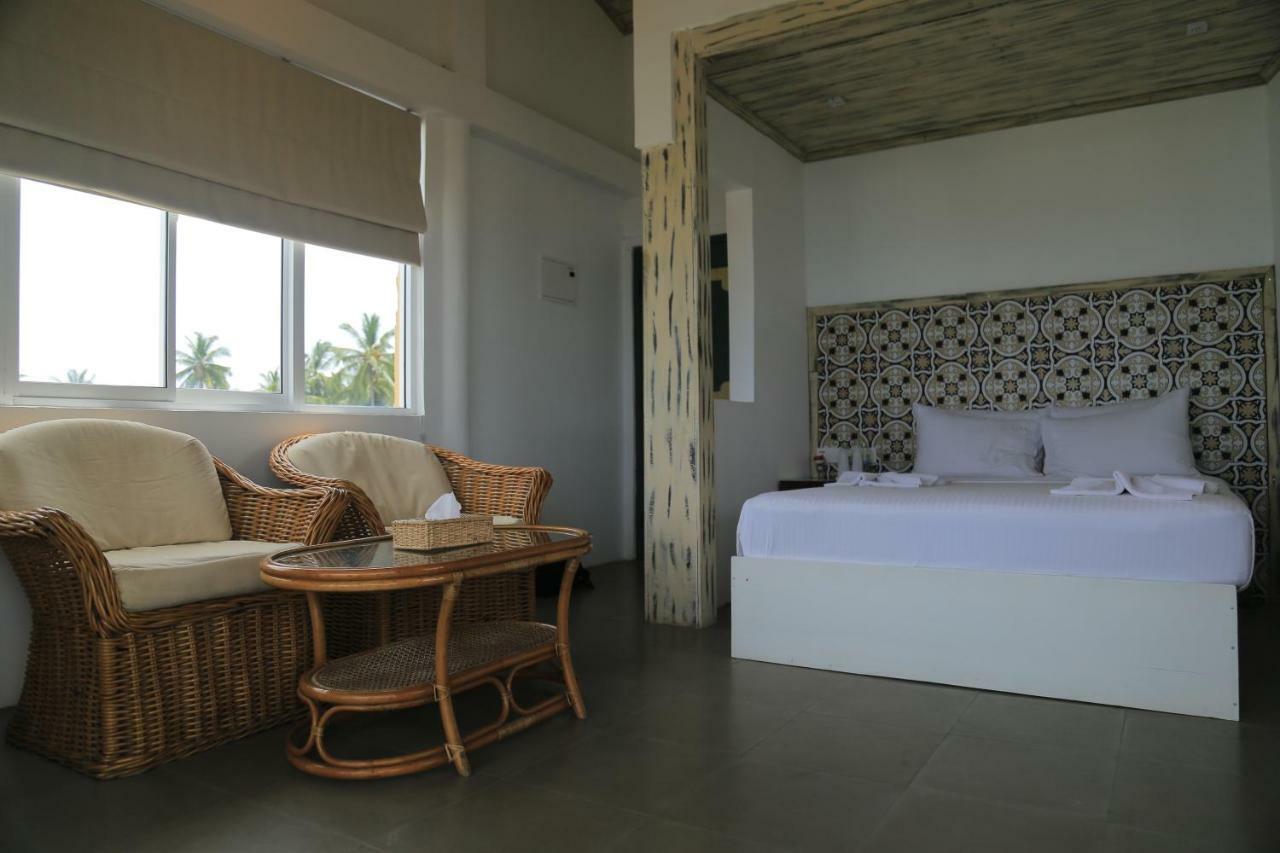 Toddy By Hoppa Hotell Unawatuna Exteriör bild